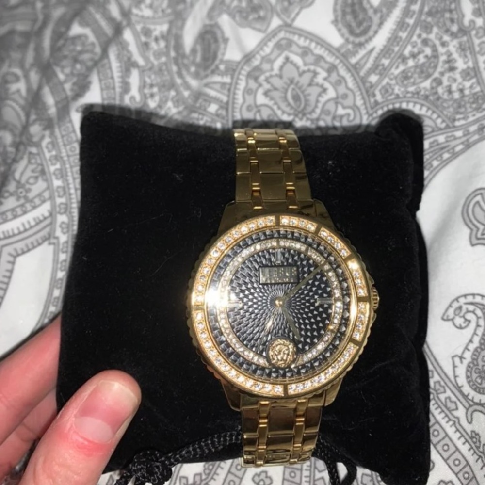 Watch - Picture 2 of 5